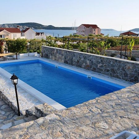 Villa Marta'S - Marta I โตรกีร์ ภายนอก รูปภาพ