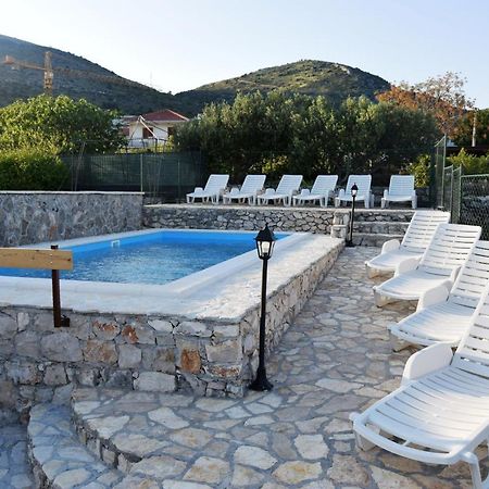 Villa Marta'S - Marta I โตรกีร์ ภายนอก รูปภาพ