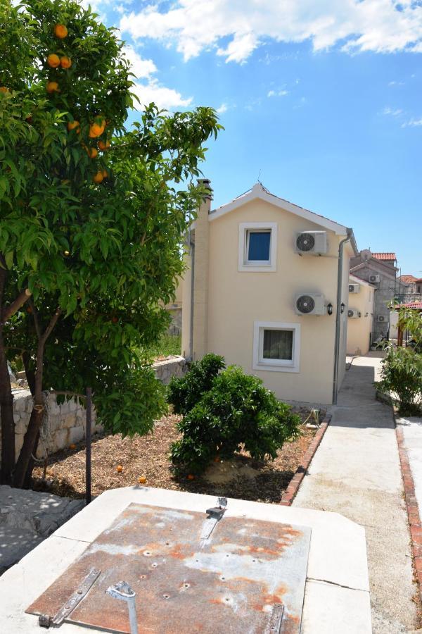 Villa Marta'S - Marta I โตรกีร์ ภายนอก รูปภาพ