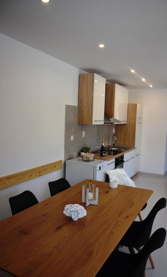 Villa Marta'S - Marta I โตรกีร์ ภายนอก รูปภาพ