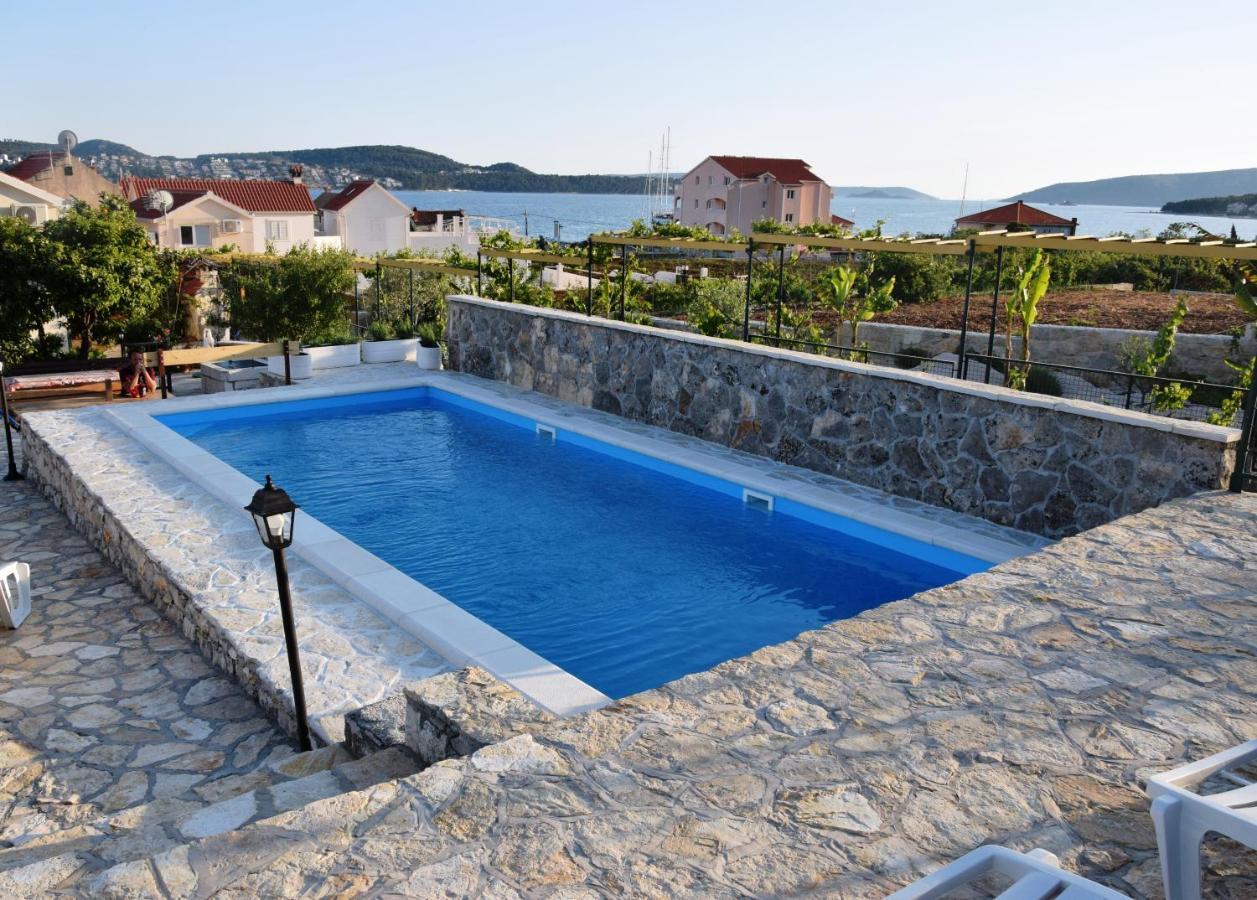 Villa Marta'S - Marta I โตรกีร์ ภายนอก รูปภาพ