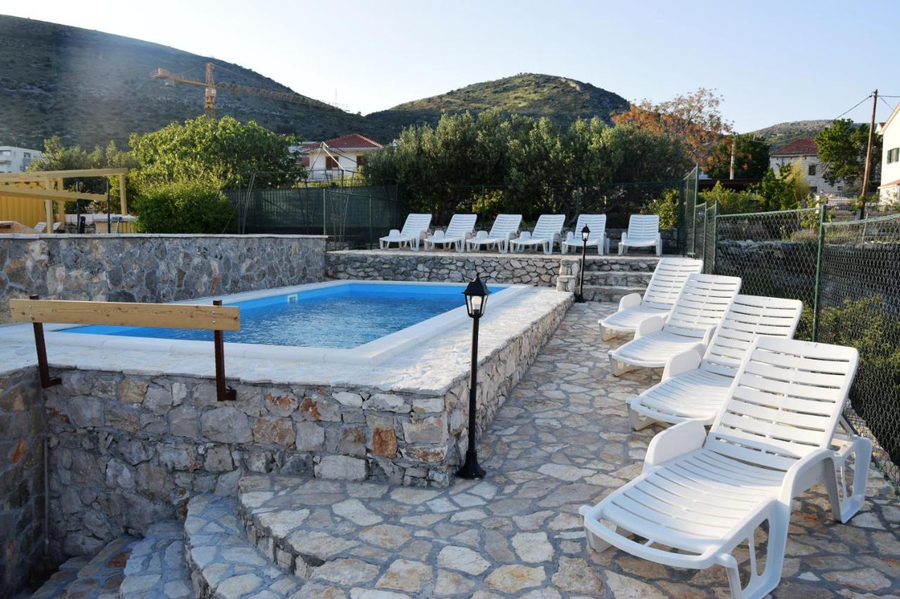 Villa Marta'S - Marta I โตรกีร์ ภายนอก รูปภาพ